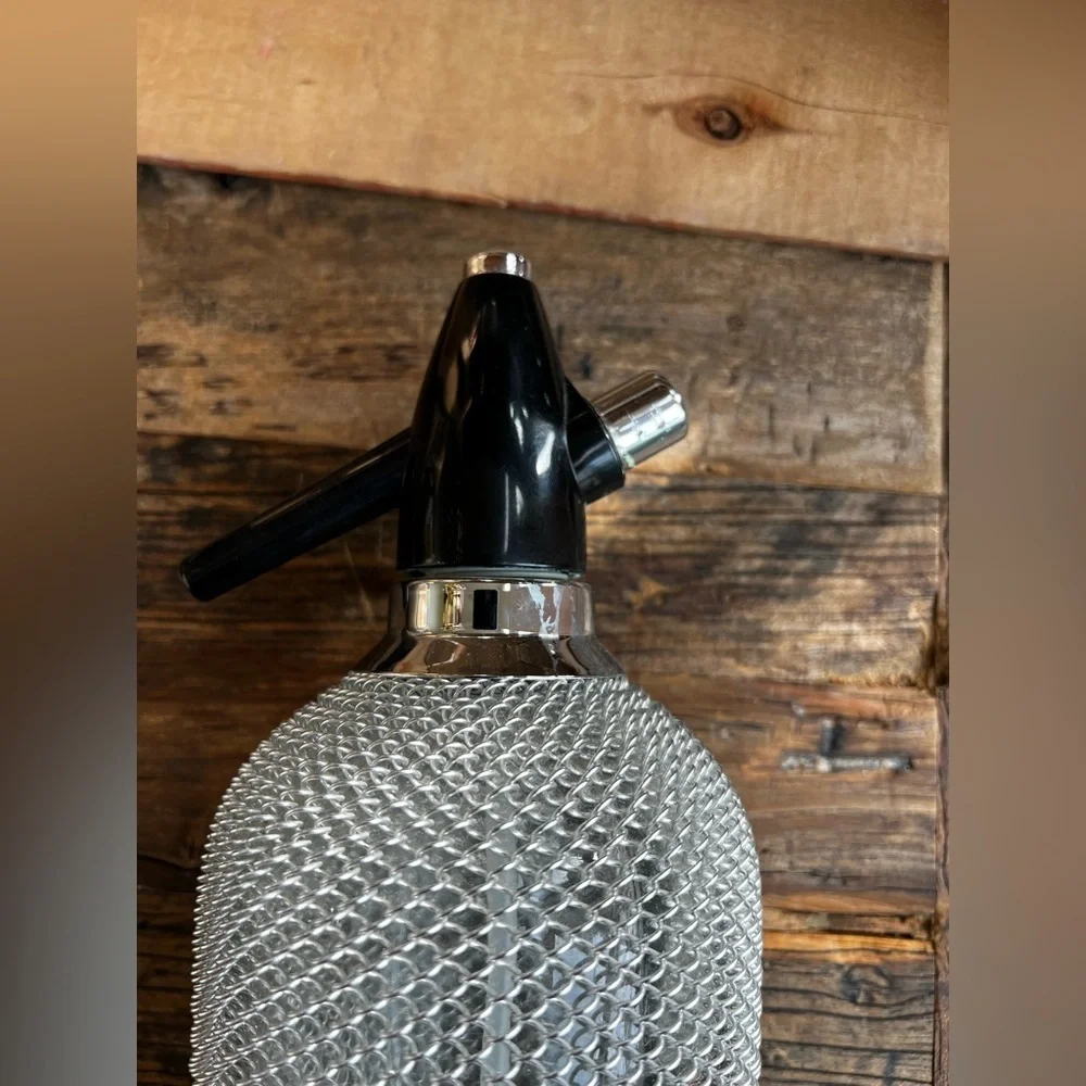 Vintage Classic Soda Siphon Seltzer Glass Bottle with Wire Mesh